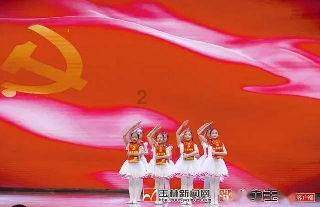 马来西亚一载有中国游客客车发生事故 2人受伤送医