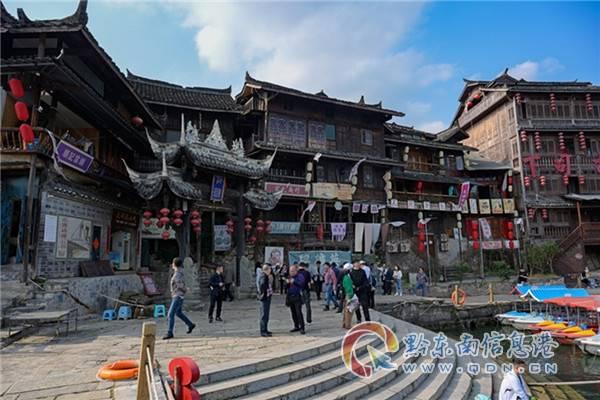 厦门火车站昨日共发送旅客8.2万人次 暖心服务获旅客点赞